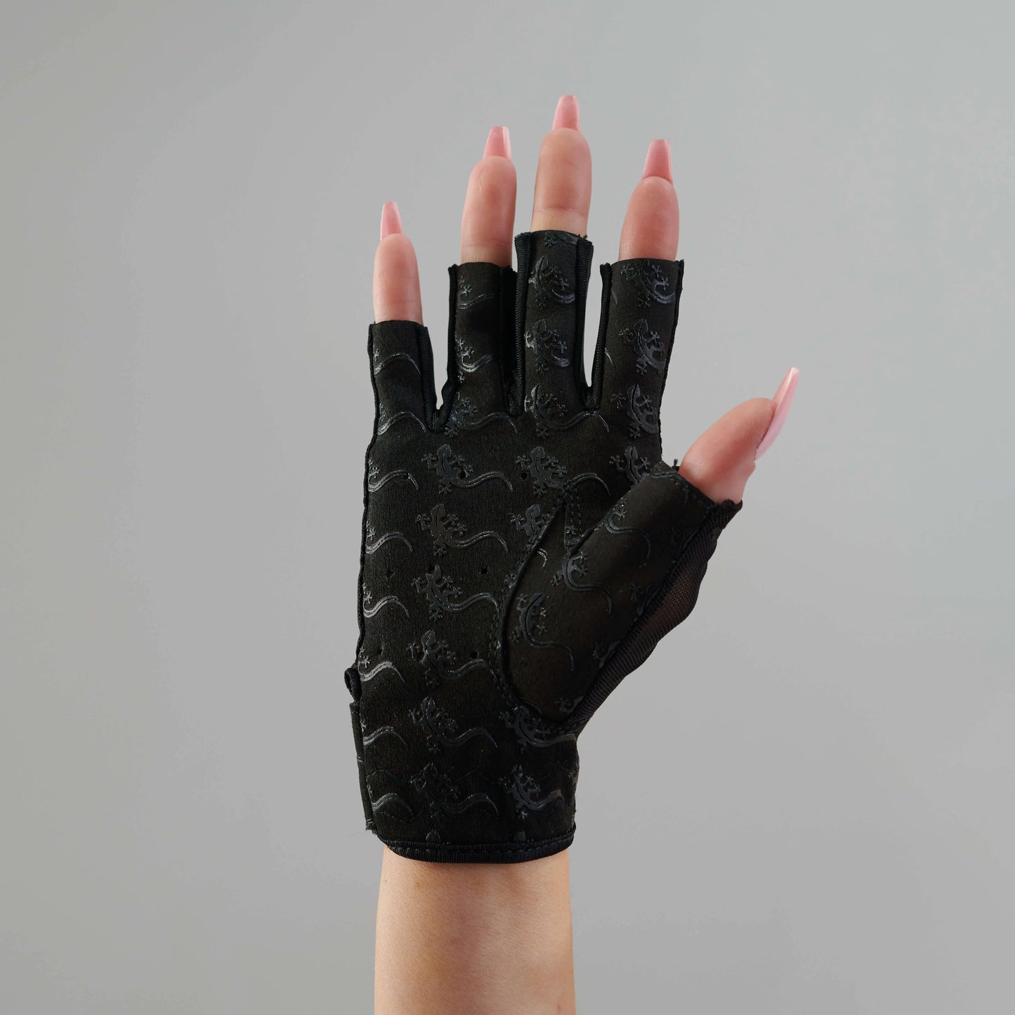 Gekko Black Gloves 65% off, while stocks last.