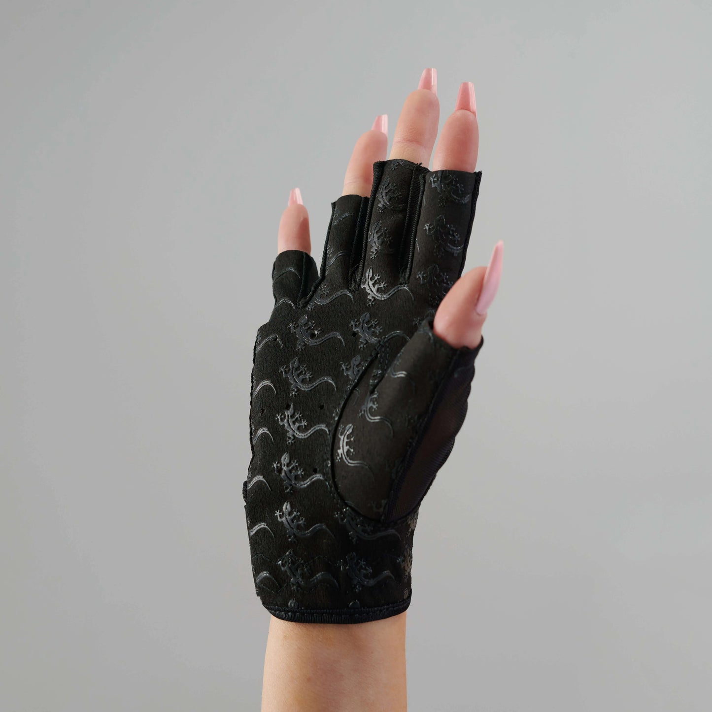 Gekko Black Gloves 65% off, while stocks last.