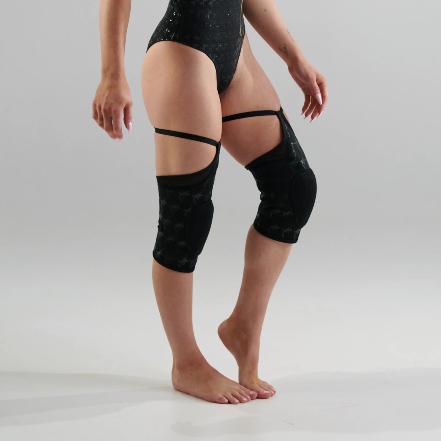 Superior Grip Gekko Knee Pads with Garter 70% off. Strictly while stocks last.