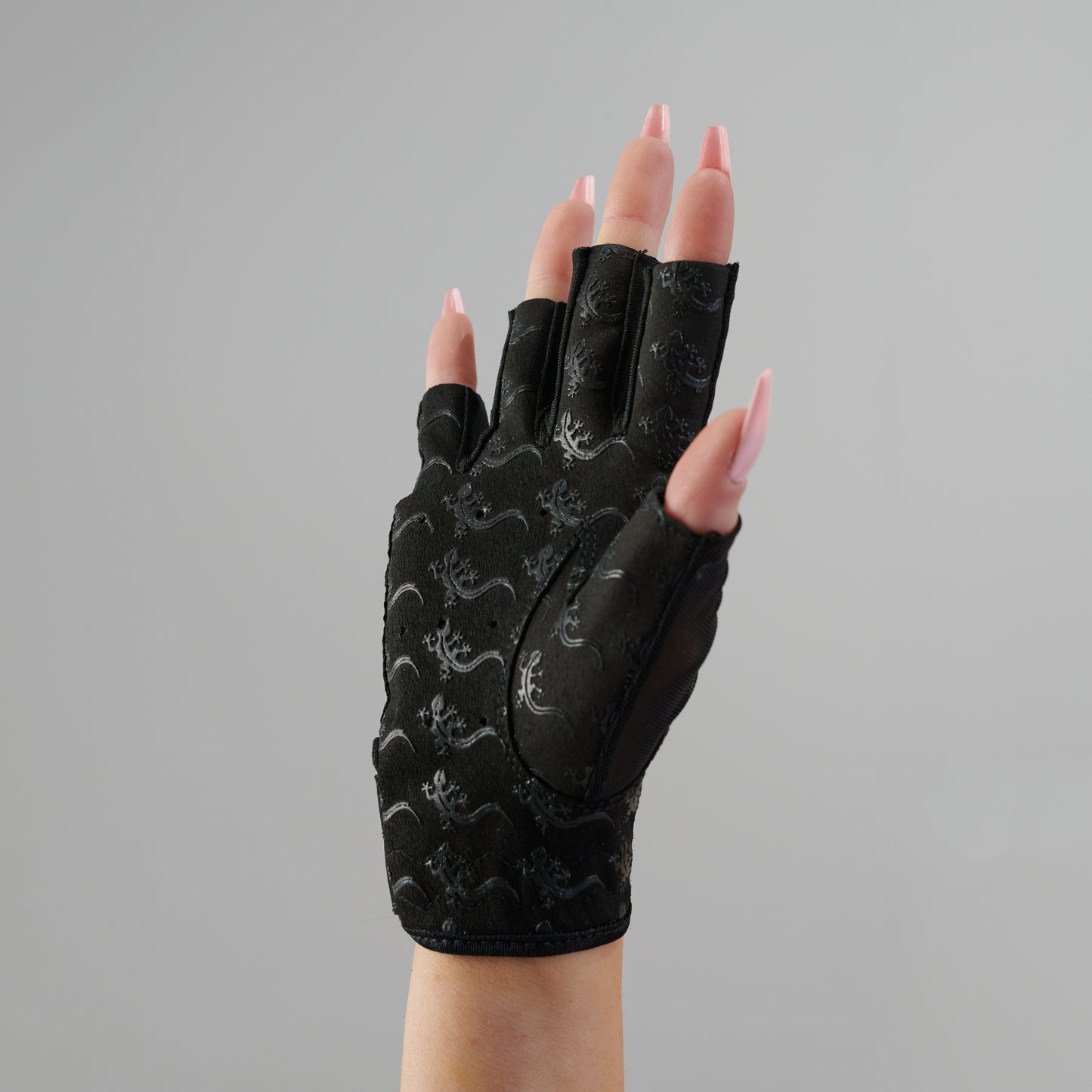 Gekko Black Gloves 25% off, while stocks last.