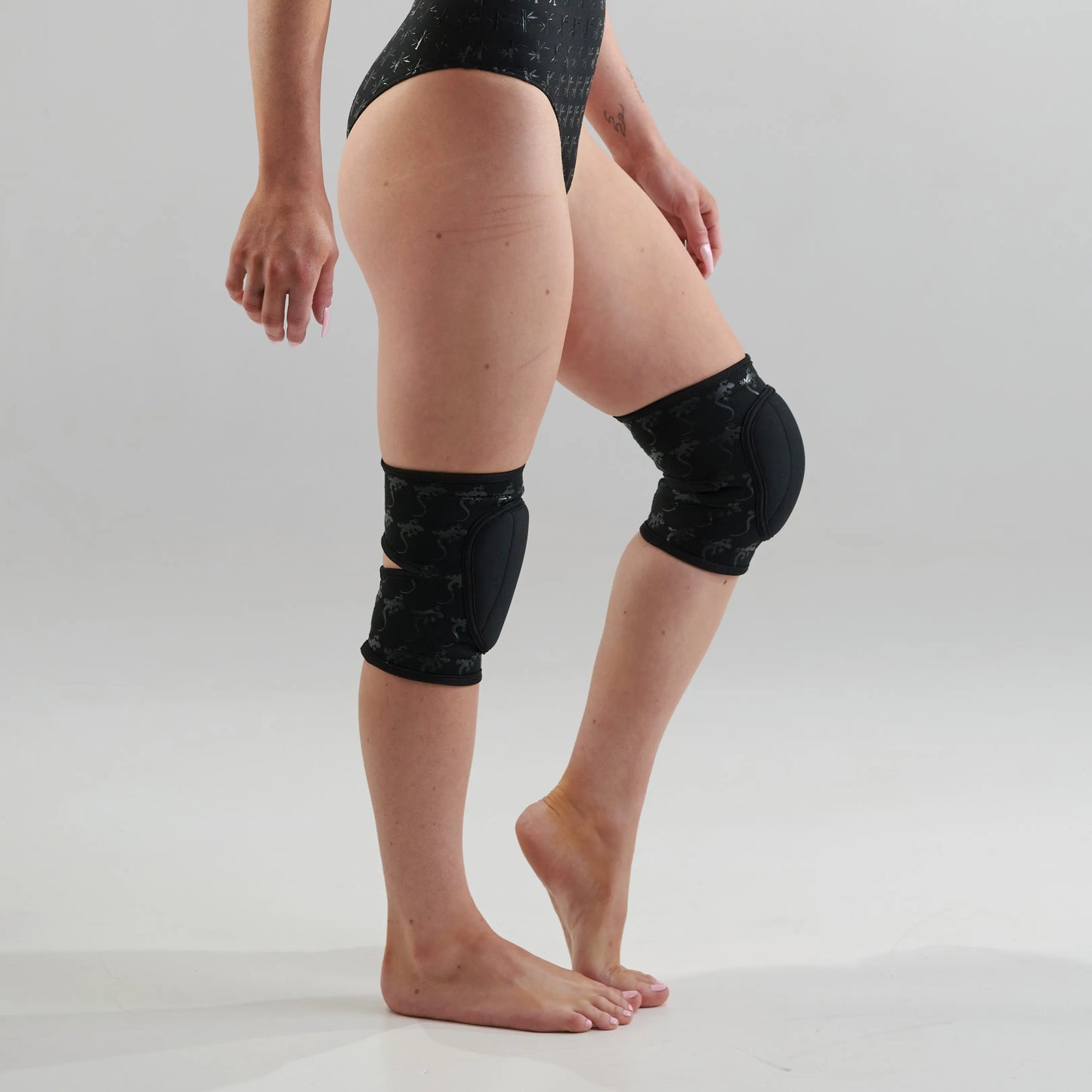 Superior Grip Gekko Knee Pads (2 pcs) 70% off. Strictly while sticks last.