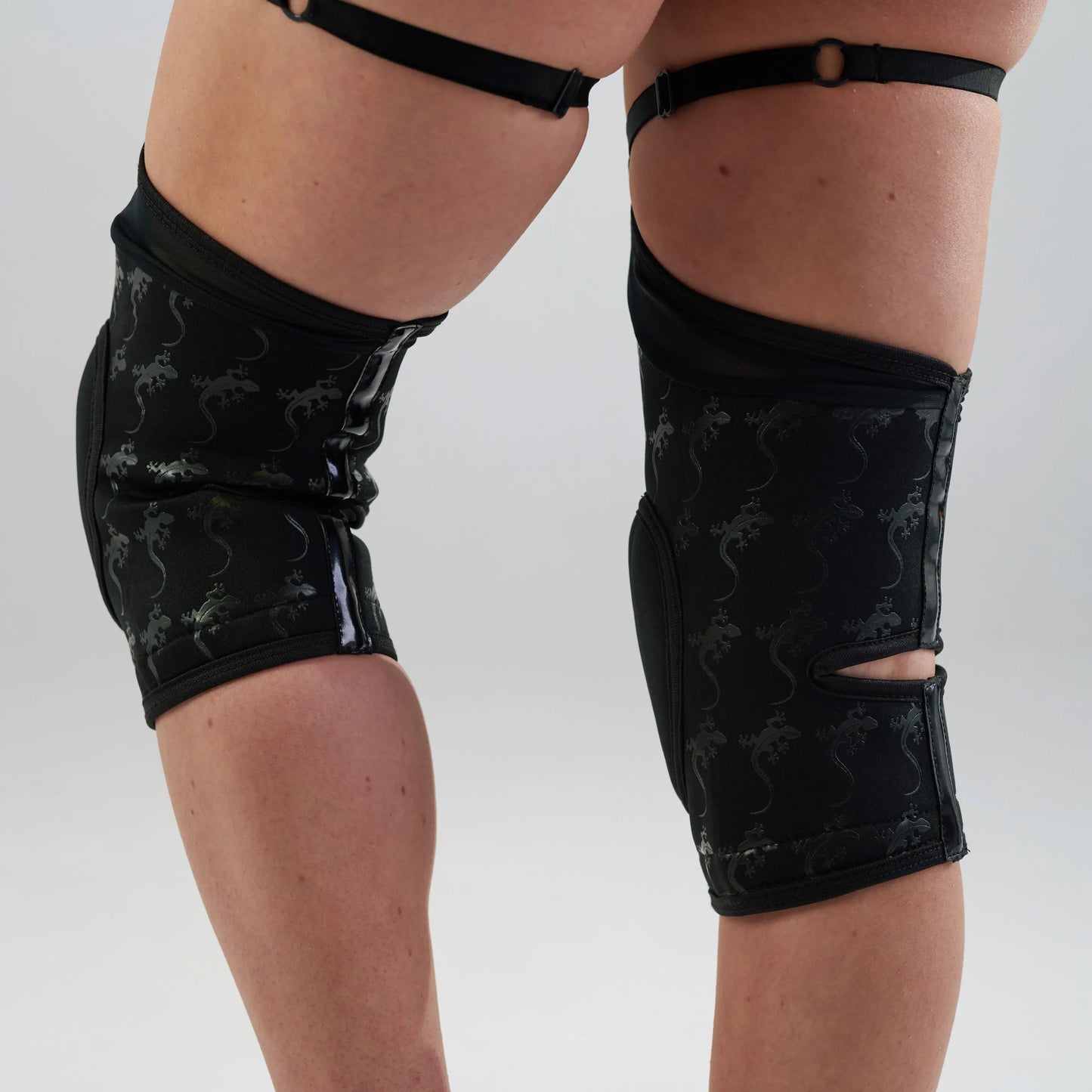 Superior Grip Gekko Knee Pads with Garter 70% off. Strictly while stocks last.